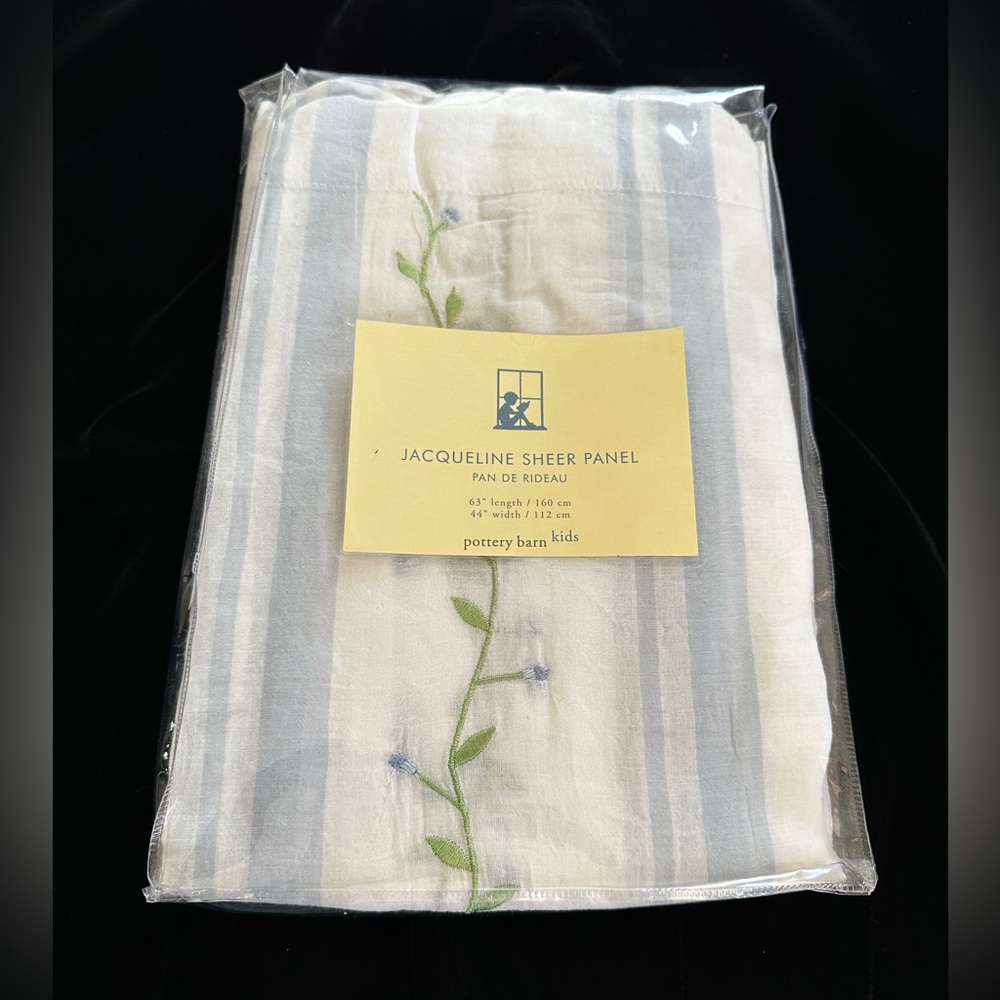 NIB Pottery Barn Kids Jacqueline Sheer Panel 63” L (160 cm) x 44” W (112 cm)